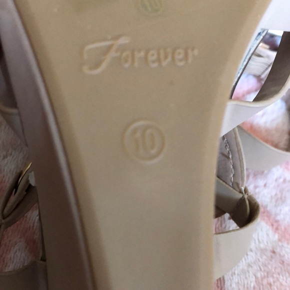 Sandals - Picture 4 of 4